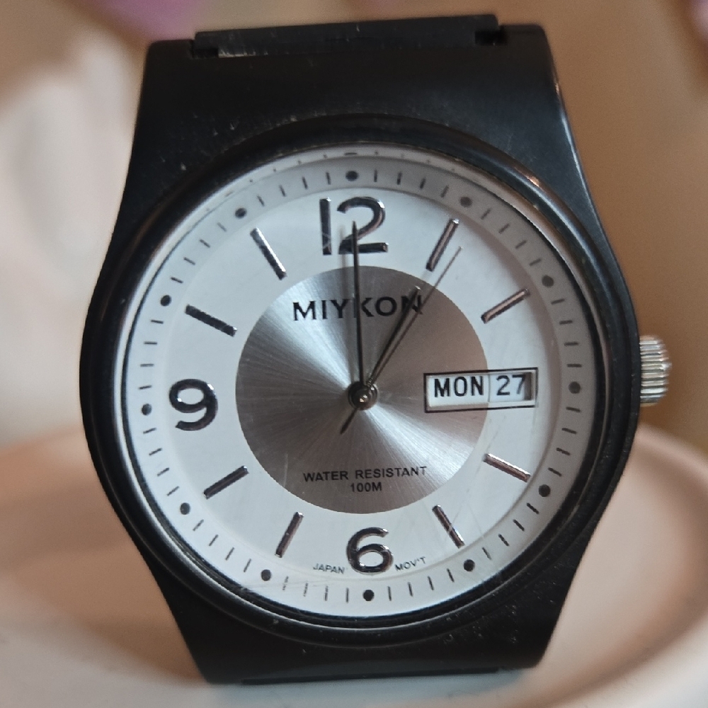 Men's Black and Silver Analog Watch with Day-Date - Picture 2 of 5